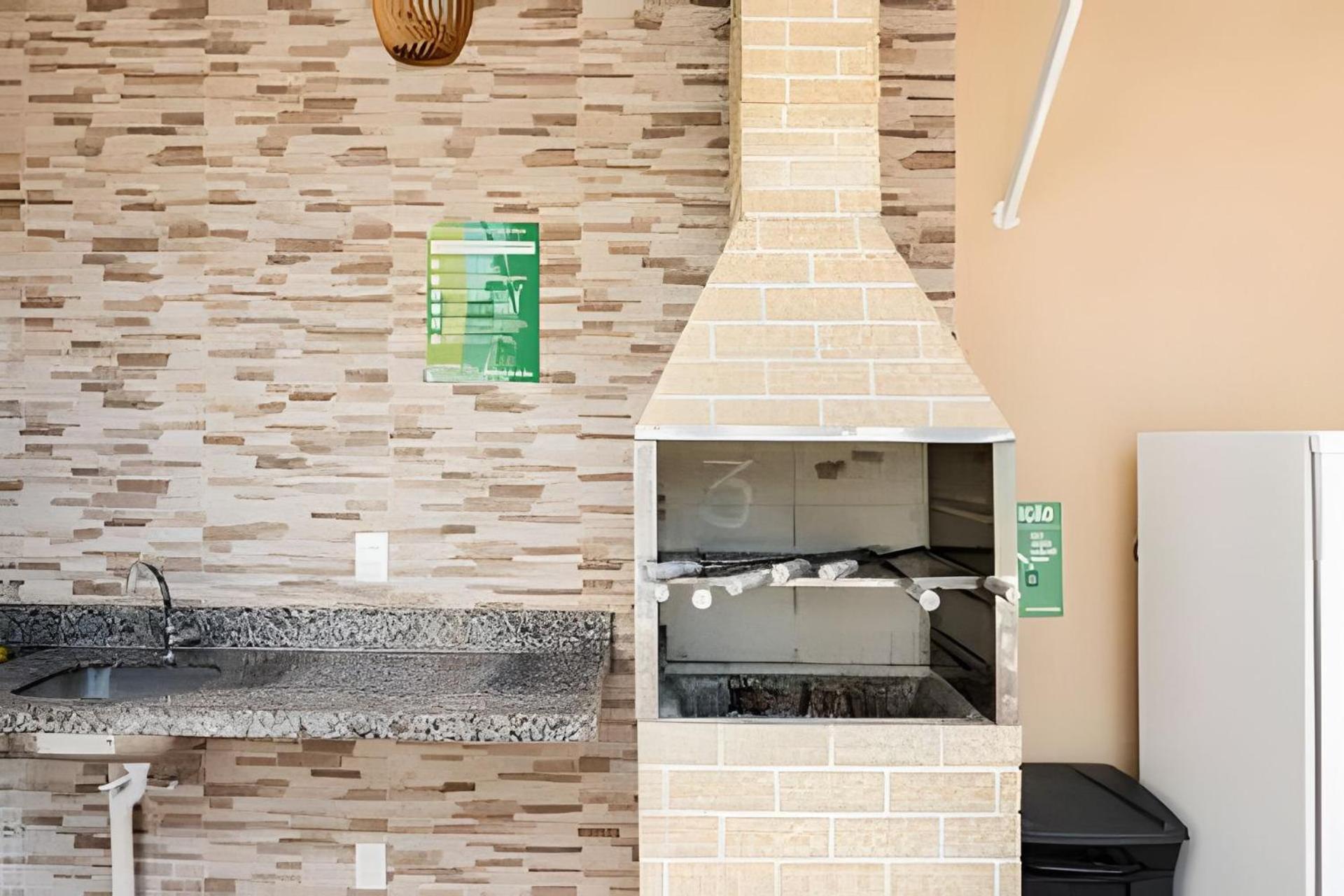 De 2 Quartos Em Apartamento