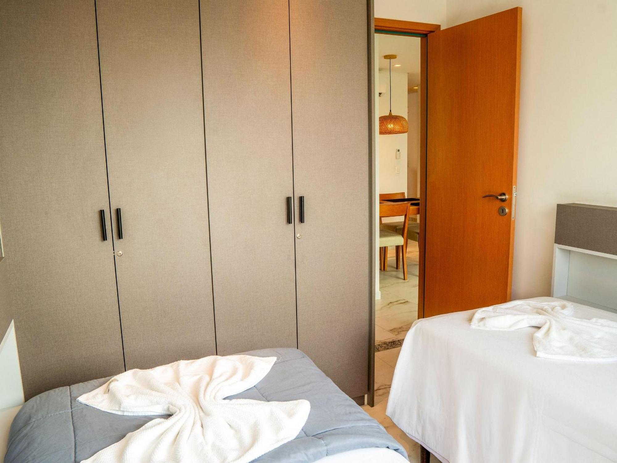 De 2 Quartos Em Apartamento *